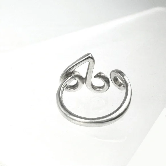 💎 TIFFANY&Co. Silver Ladies Ring - Picture 4 of 12